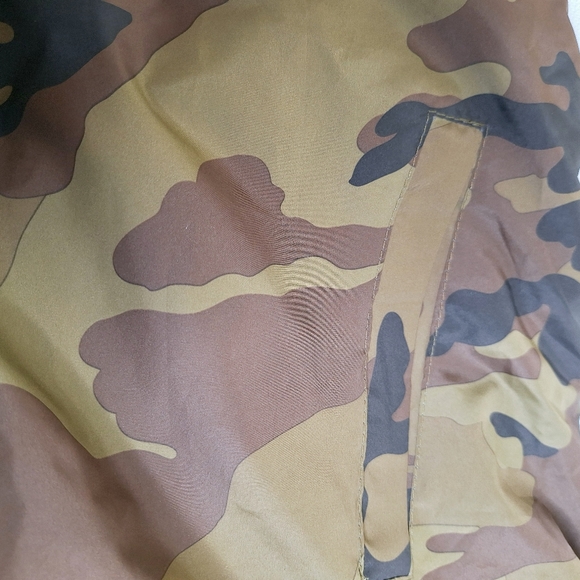 Molokai Surf Co. Camouflage windbreaker size XL. - Picture 8 of 9